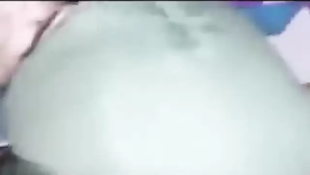 Azur, güzel bir kadınla gerçek seksini kayda aldı.