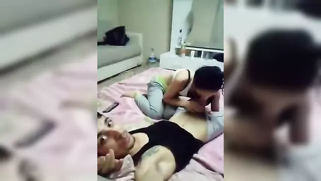 Cılız orospu göle kafa atıyor